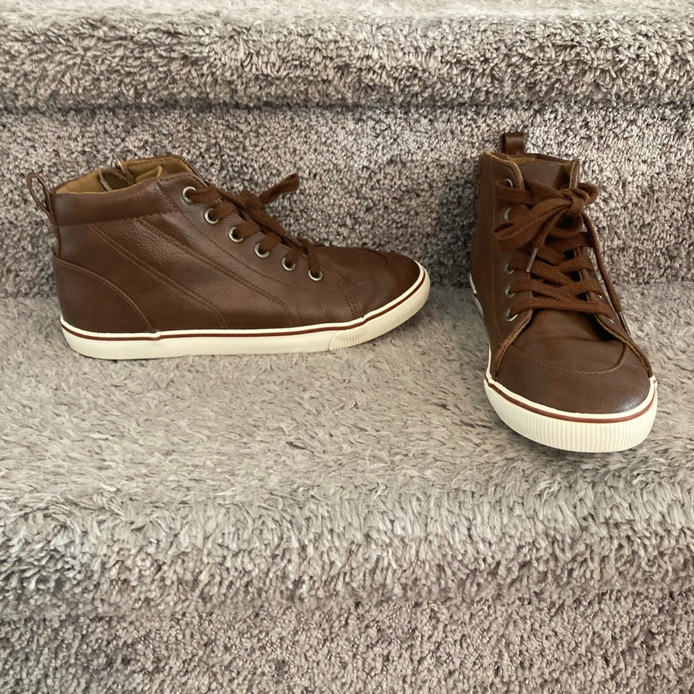 Cat & Jack Brown High-Top Sneakers Boys Size 4
